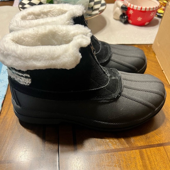 Propét Winter Boots - Picture 3 of 7